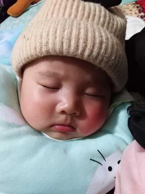 一岁以内的孩子睡觉时间