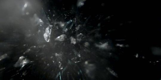 好看的视频音效素材模板下载,本次视频音效作品主题是玻璃爆炸高清视