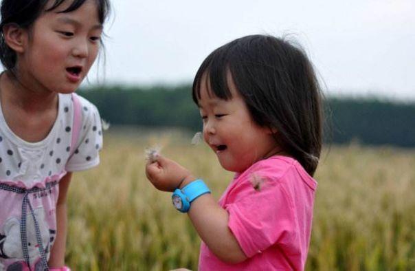 入秋后怎么给孩子穿衣服