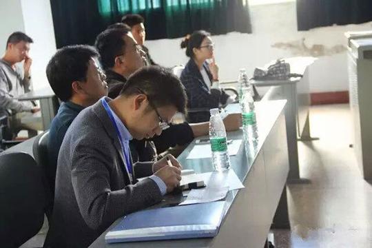凉山州(西昌市)创业创新孵化中心召开第二届入驻项目评审会