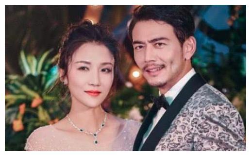 杨烁称家中财产归妻子管自己负责赚钱间接回应出轨传闻