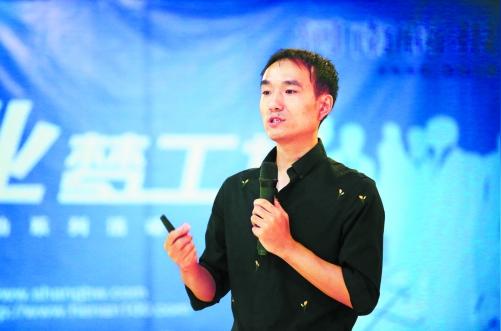 (河南商报记者刘鸿翔/摄)-吴高远投资创业项目95看人