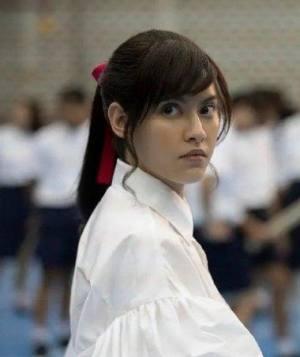 抖音最近很火的禁忌女孩尤里仿妆特效图3