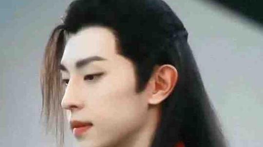 邓伦古装现代装都太帅了吧，红衣古装大戏服，我爱了