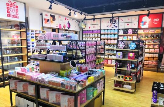 十元精品店前景广阔,吸引了很多创业投资者的眼光,很多创业者都看到了