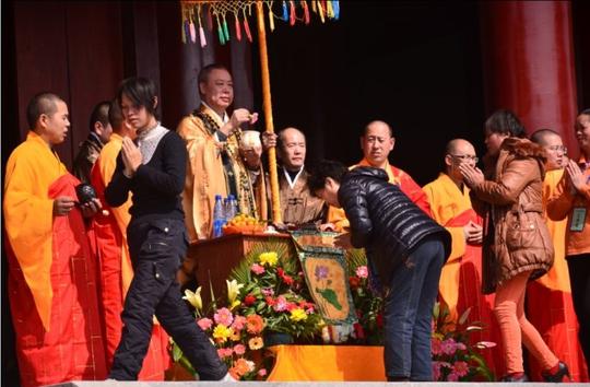 2014年元旦上林莲音寺供灯放生活动
