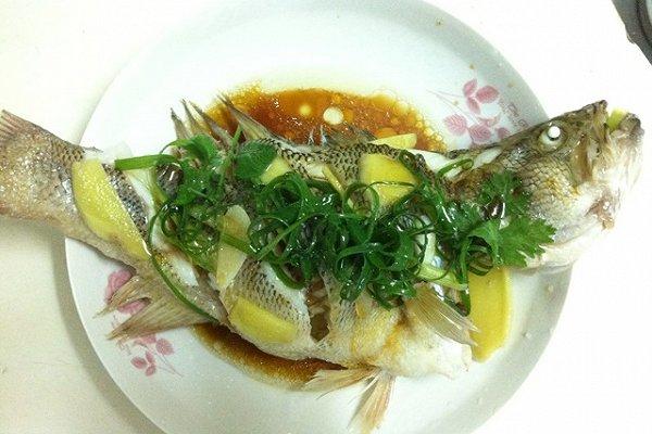 清蒸鲈鱼的做法大全集