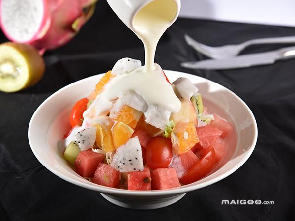 人工喂养的宝宝如何添加辅食