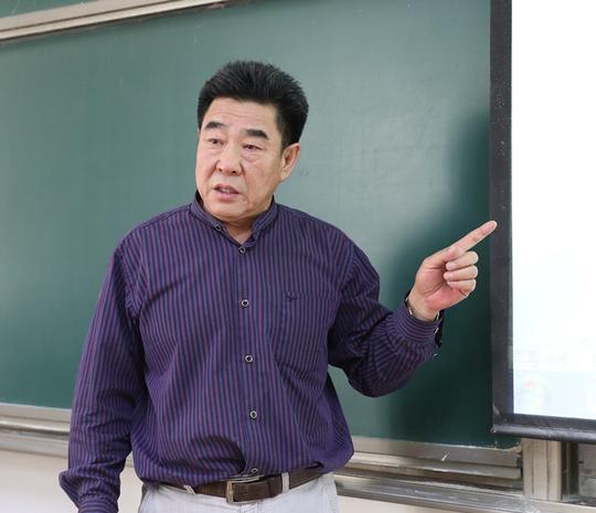 讲授大学生创新创业基础课
