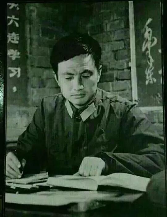 向公司高层建议投资研发数字程控交换机,然而,在先后投资300万巨资后