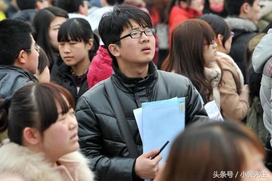 为什么年轻人宁愿进厂拿3600也不想创业?原因很真实，也很心疼!