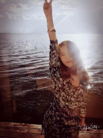 女记者蓝衣姐姐翻白眼表情包