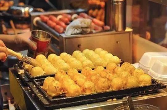 2021夏天卖什么小吃赚钱?创业选对这5种小吃你就发了