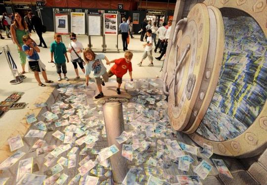 街头3d立体画,渐渐打开的金库大门,看了好心动.