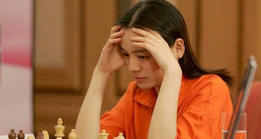 曾经是棋坛女神，气质迷人，为爱远嫁卡塔尔，现回国后却面容憔悴