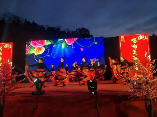 上饶玉山举办"百姓春晚"群众自创节目当主角(图)