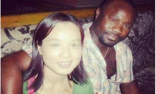 女大学生疯狂迷恋黑人男友,结果同居一周后,哭