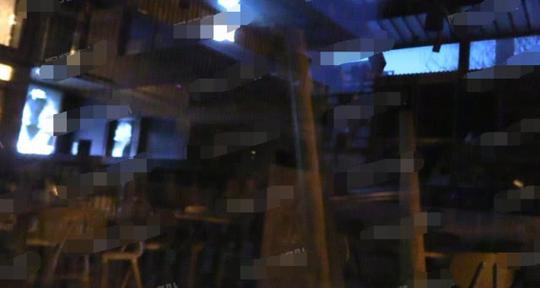 李亚鹏生意泡汤,名下餐厅被贴封条关门停业,室内漆黑