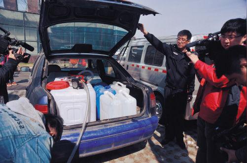沈阳盗柴油团伙落网:抽光一箱油只需三五分钟