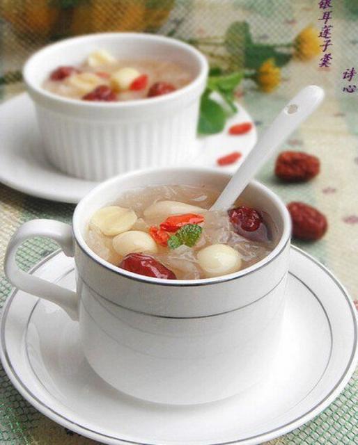 银耳莲子羹的做法大全集