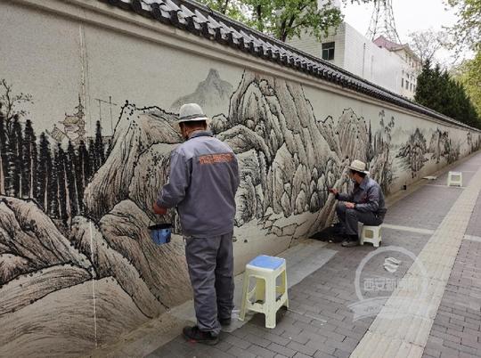 “风景”上墙高新区用墙体彩绘画刷新城市面貌