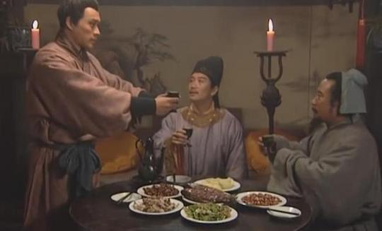揭秘:水浒传中最大的骗局,"二斤牛肉一壶酒"我们都
