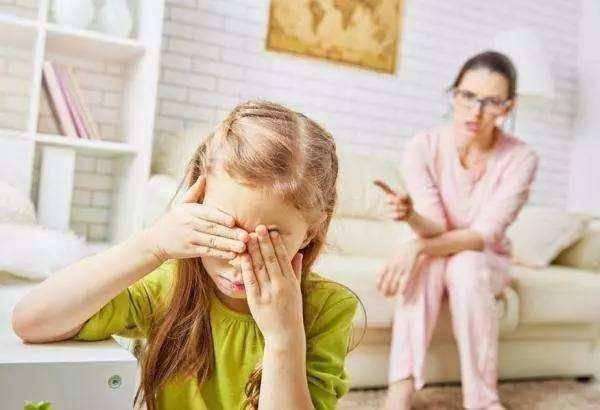 孩子看到男孩女孩就亲是什么原因