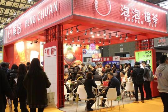 海派美女探班泡泡撞茶-第27届上海国际连锁餐饮加盟展