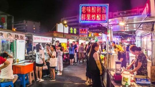 生意红火的夜市摊(网络图)
