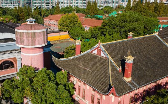 如何看待高考生扎堆割双眼皮 新闻