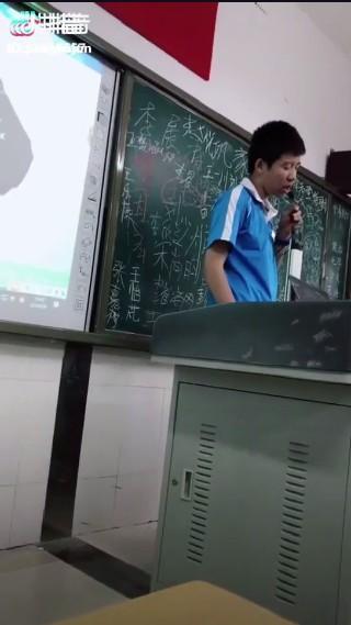 抖音英语不及格的学生唱的英文歌叫什么一个