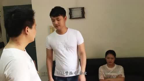 农村哥进城找弟借钱做生意，弟妹这样侮辱大哥，五年后哥成大老板