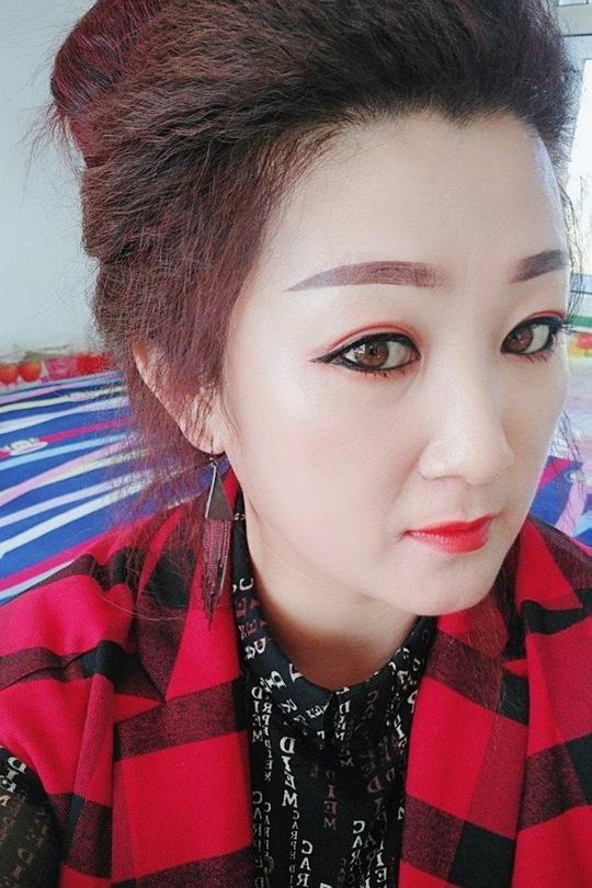 二人转王娟快手号(快手二人转直播董明珠)-看宝吧