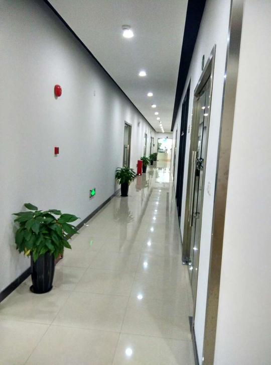 宜山路地铁纯写字楼新楼盘办公装修