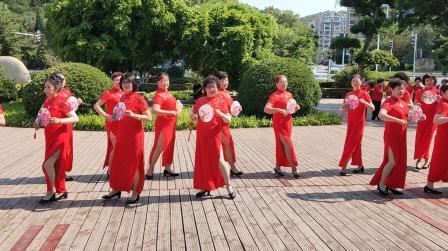 模特走秀喜迎建党百年