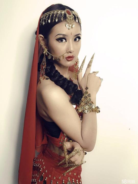 婕美化妆高端新娘跟妆韩式半永久眉眼唇美甲创业班