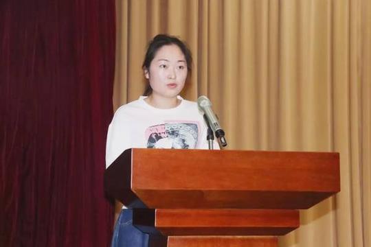 会议对获得河南省巧媳妇创业就业示范基地的河南天曼服饰有限公司
