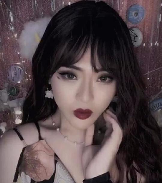 高冷的小姐姐在抖音变身切换特效的瞬间网友整个人不好了