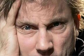 西蒙·迈克伯尼