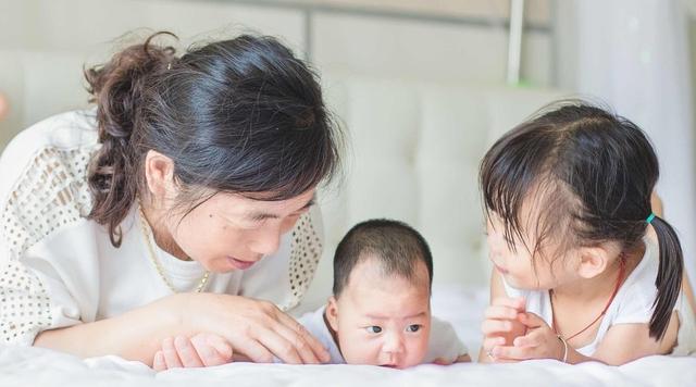 什么时候给宝宝养成分房睡的习惯
