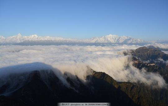 牛背山云海蓝天白云唯美的云海瀑布云天空美景壮丽河山