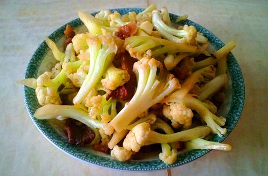 油渣炒花菜的做法_【图解】油渣炒花菜怎么做好吃_芊
