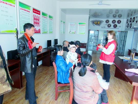 银丰社区新时代文明实践站开展居民乐器学习交流培训活动