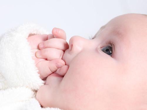 新生儿黄疸的表现和护理如何预防