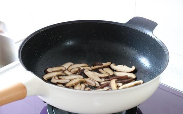 夏天孩子不怎么长高是什么原因