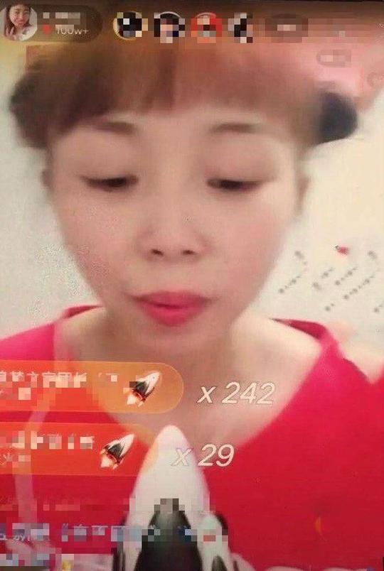 快手"嘟嘟姐"一夜爆红,粉丝超千万,直播间大佬云集!