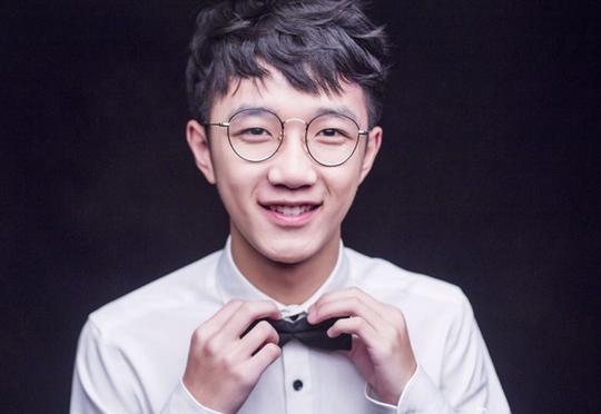 最有名的便是毛不易,孟子坤等,钟易轩虽然不是人群中最亮眼的存在,也