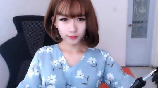 可以男扮女装直播赚钱吗?