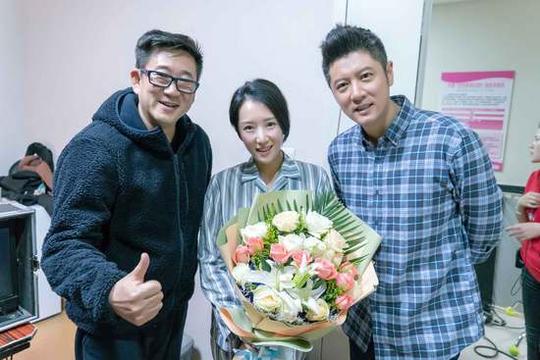 李念,郭晓东,车晓主演的现代都市励志创业情感剧《激荡》在上海杀青.