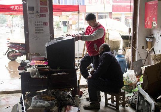 故事不苦情残疾人创业京东家电专卖店的匠心与野望